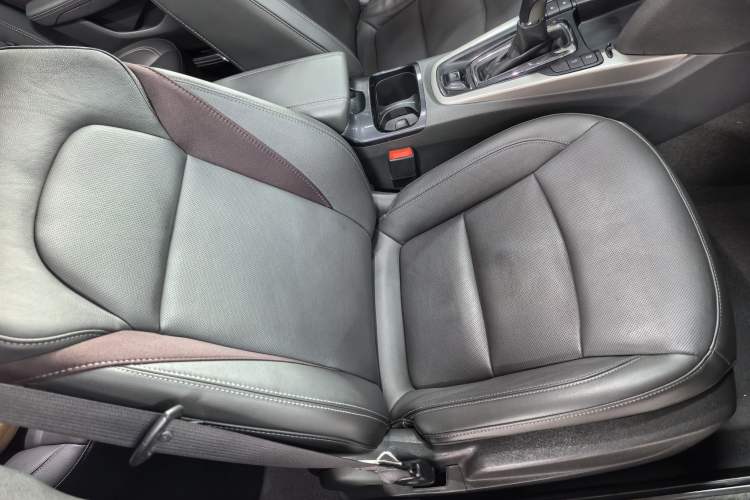 Used Chevrolet Malibu 2018 530T Automatic Luxury Edition Interior 8