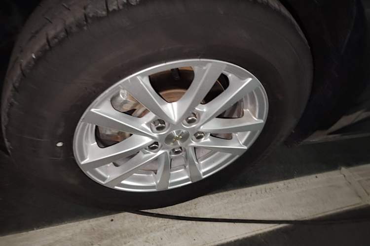 Used Chevrolet Malibu 2018 530T Automatic Fashion Edition Left Front Wheel Hub