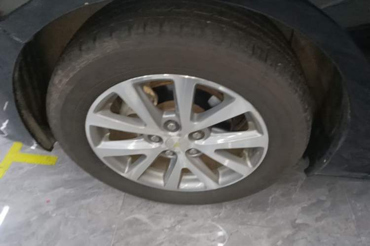 Used Chevrolet Malibu 2018 530T Automatic Luxury Edition Left Front Wheel Hub