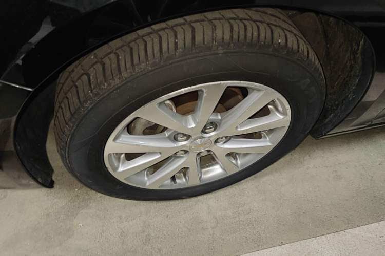 Used Chevrolet Malibu 2018 530T Automatic Luxury Edition Left Front Wheel Hub