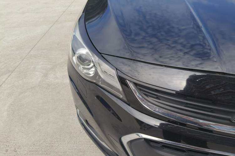 Used Chevrolet Malibu 2018 530T Automatic Luxury Edition Right Front Headlight