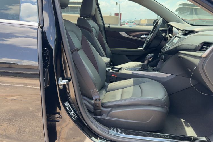 Used Chevrolet Malibu 2018 530T Automatic Luxury Edition Right Front Seat