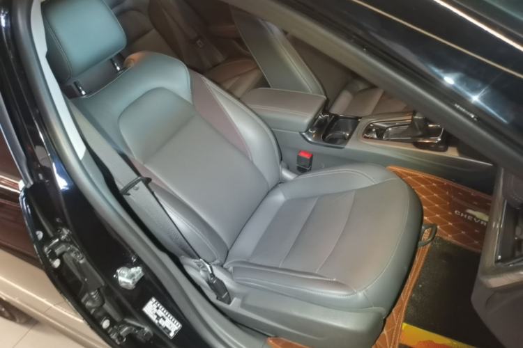 Used Chevrolet Malibu 2018 530T Automatic Luxury Edition Right Front Seat