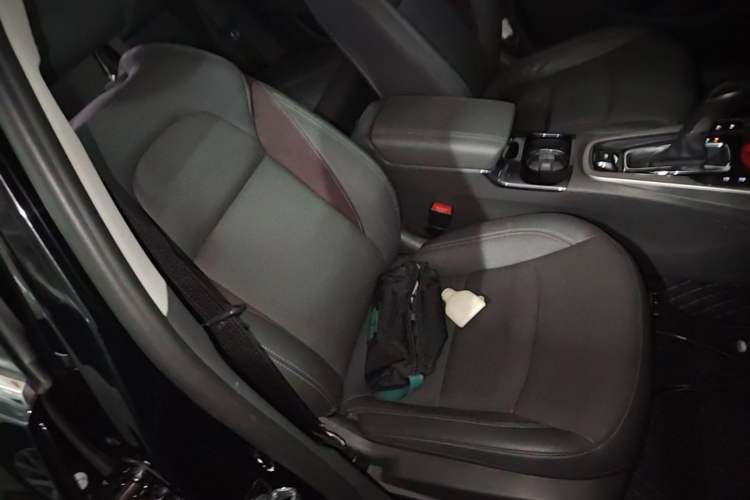 Used Chevrolet Malibu 2018 530T Automatic Fashion Edition Right Front Seat