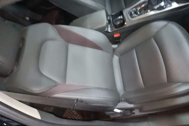 Used Chevrolet Malibu 2018 530T Automatic Luxury Edition Right Front Seat