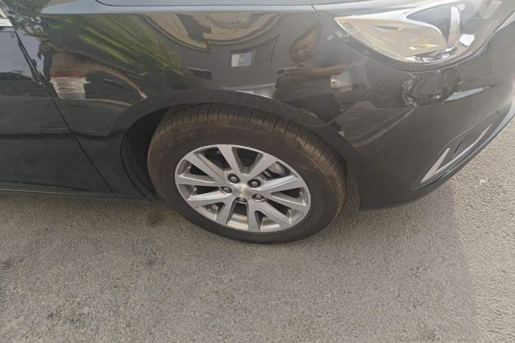 Used Chevrolet Malibu 2018 530T Automatic Luxury Edition Right Front Wheel Hub