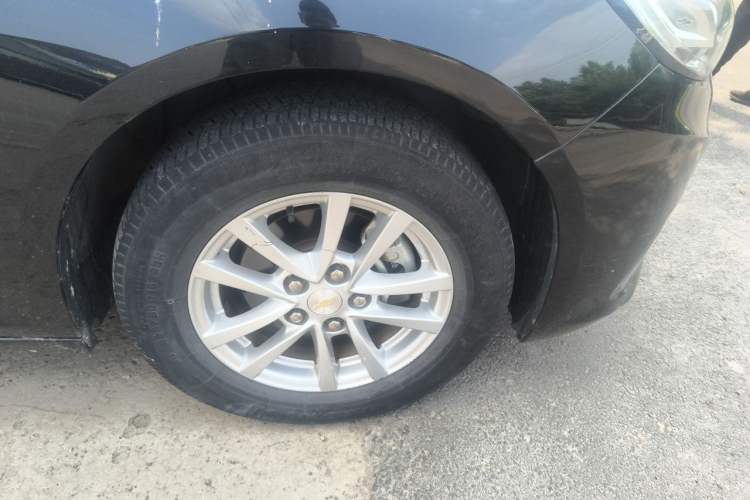 Used Chevrolet Malibu 2018 530T Automatic Fashion Edition Right Front Wheel Hub