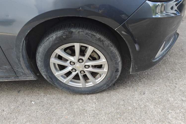 Used Chevrolet Malibu 2018 530T Automatic Fashion Edition Right Front Wheel Hub