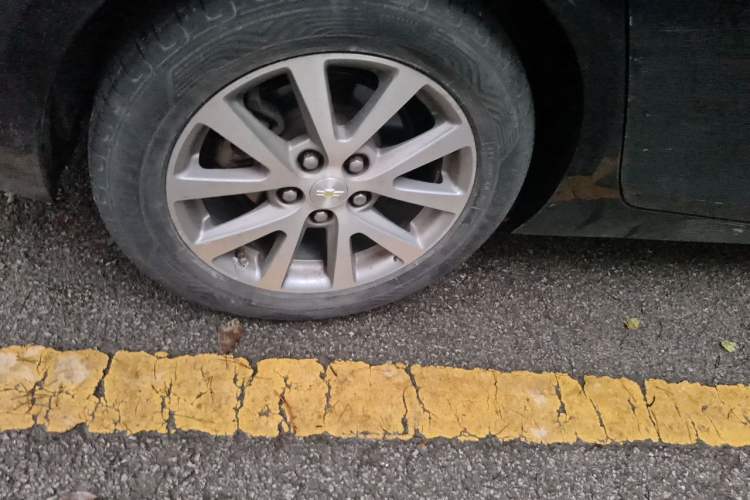 Used Chevrolet Malibu 2018 530T Automatic Luxury Edition Right Front Wheel Hub