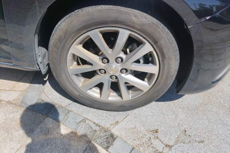 Used Chevrolet Malibu 2018 530T Automatic Luxury Edition Right Front Wheel Hub