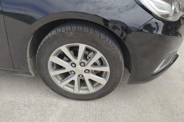 Used Chevrolet Malibu 2018 530T Automatic Luxury Edition Right Front Wheel Hub