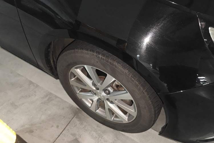 Used Chevrolet Malibu 2018 530T Automatic Luxury Edition Right Front Wheel Hub