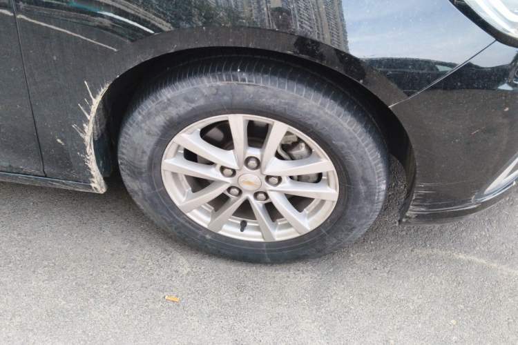 Used Chevrolet Malibu 2018 530T Automatic Fashion Edition Right Front Wheel Hub