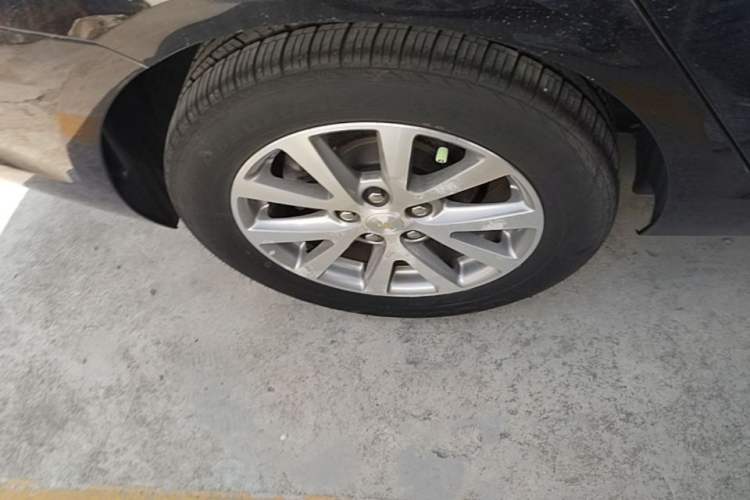 Used Chevrolet Malibu 2018 530T Automatic Luxury Edition Right Rear Wheel Hub