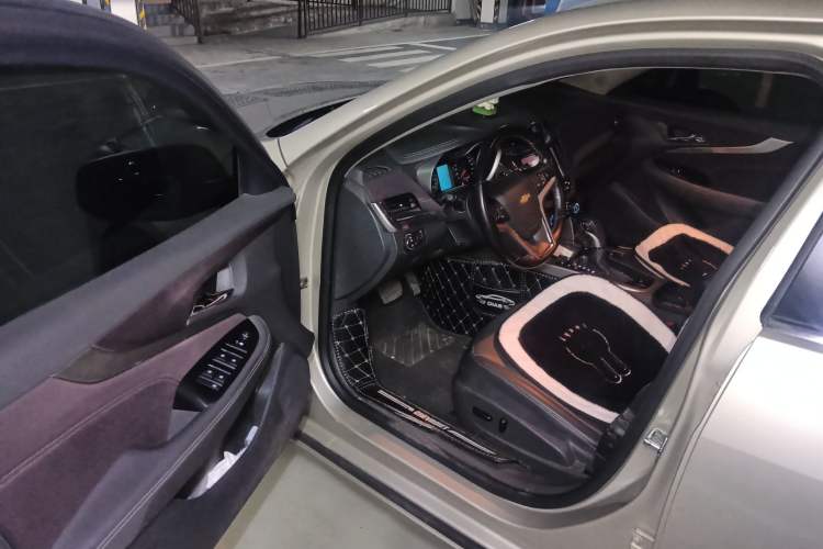 Used Chevrolet Malibu 2018 530T Automatic Luxury Edition Driver Seat