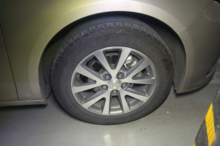 Used Chevrolet Malibu 2018 530T Automatic Luxury Edition Right Front Wheel Hub