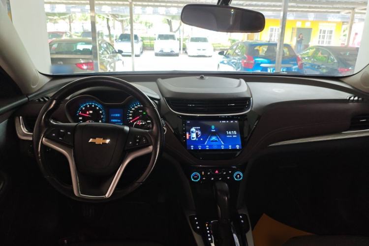 Used Chevrolet Malibu 2018 530T Automatic Fashion Edition Center Console