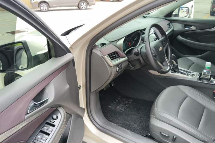 Used Chevrolet Malibu 2018 530T Automatic Fashion Edition Driver Seat
