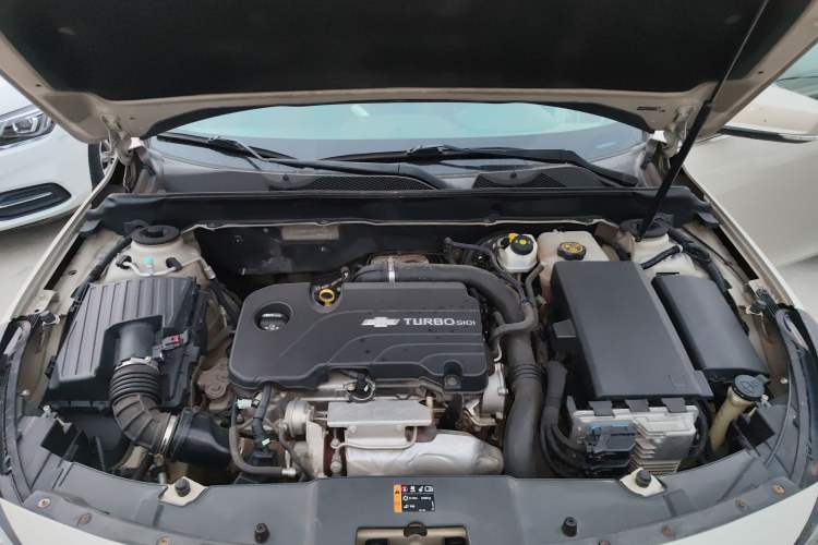 Used Chevrolet Malibu 2018 530T Automatic Fashion Edition Engine Bay