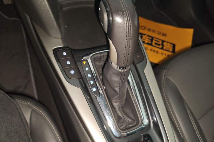 Used Chevrolet Malibu 2018 530T Automatic Fashion Edition Gear Lever