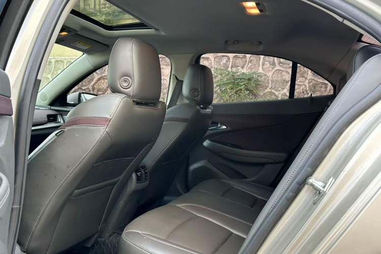 Used Chevrolet Malibu 2018 530T Automatic Luxury Edition Interior 3