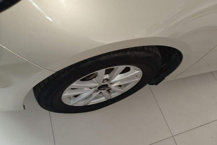 Used Chevrolet Malibu 2018 530T Automatic Fashion Edition Left Front Wheel Hub
