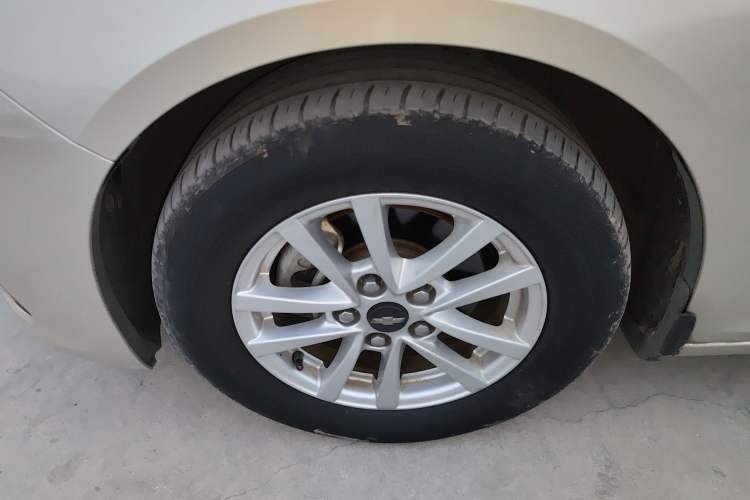Used Chevrolet Malibu 2018 530T Automatic Fashion Edition Left Front Wheel Hub