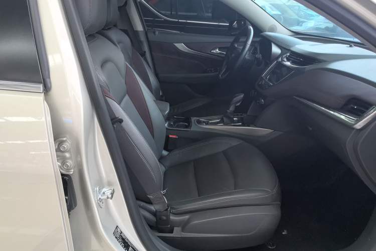 Used Chevrolet Malibu 2018 530T Automatic Luxury Edition Right Front Seat