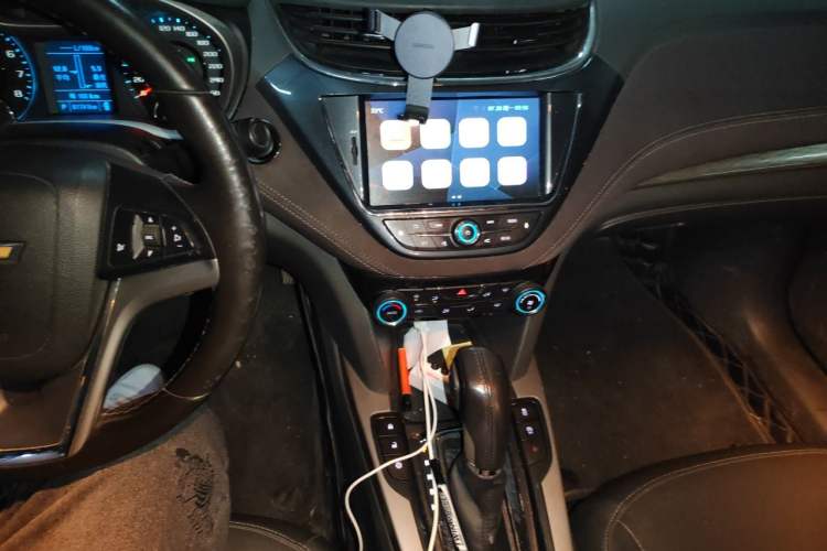 Used Chevrolet Malibu 2018 530T Automatic Luxury Edition Audio And AC Panel