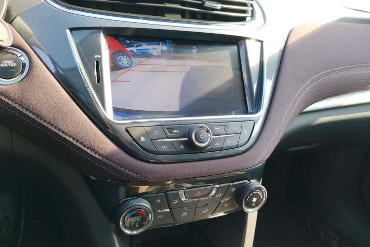 Used Chevrolet Malibu 2018 530T Automatic Luxury Edition Audio And AC Panel