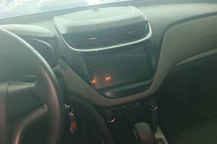 Used Chevrolet Malibu 2018 530T Automatic Comfort Edition Audio And AC Panel
