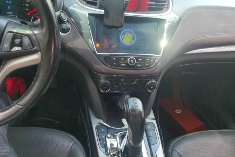 Used Chevrolet Malibu 2018 530T Automatic Fashion Edition Audio And AC Panel