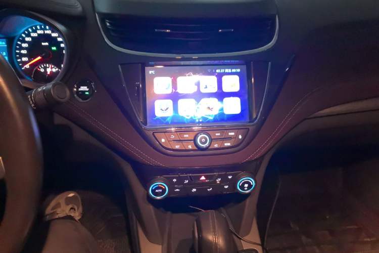 Used Chevrolet Malibu 2018 530T Automatic Luxury Edition Audio And AC Panel