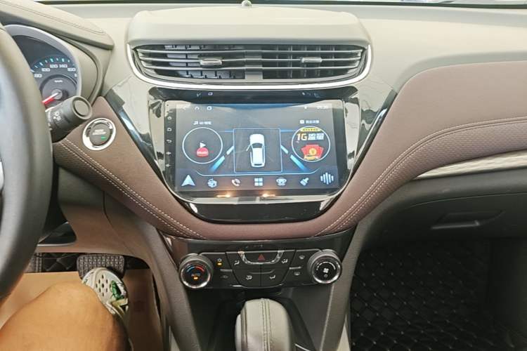 Used Chevrolet Malibu 2018 530T Automatic Fashion Edition Audio And AC Panel