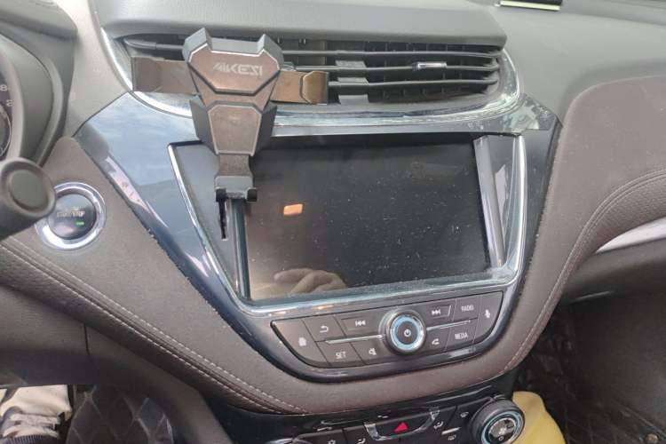 Used Chevrolet Malibu 2018 530T Automatic Luxury Edition Audio And AC Panel