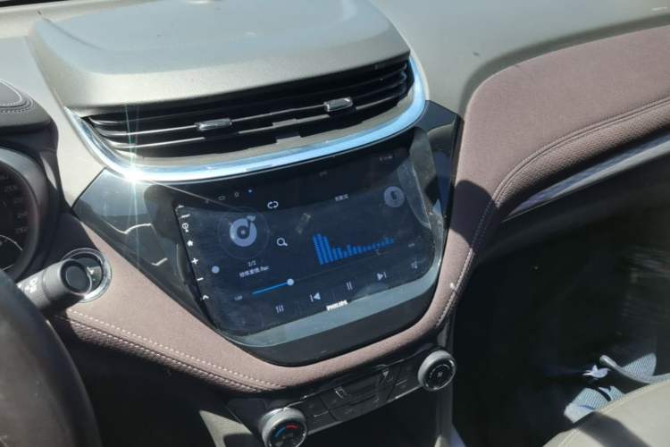 Used Chevrolet Malibu 2018 530T Automatic Luxury Edition Audio And AC Panel