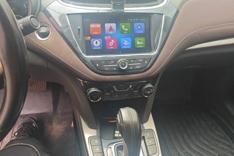 Used Chevrolet Malibu 2018 530T Automatic Luxury Edition Audio And AC Panel