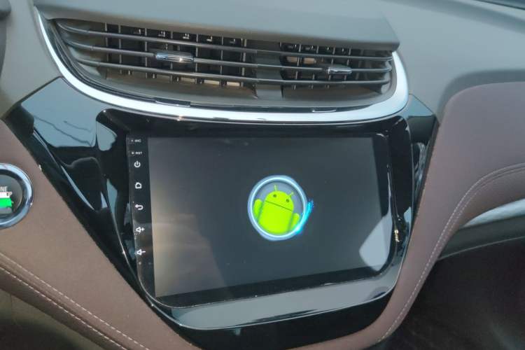 Used Chevrolet Malibu 2018 530T Automatic Fashion Edition Audio And AC Panel
