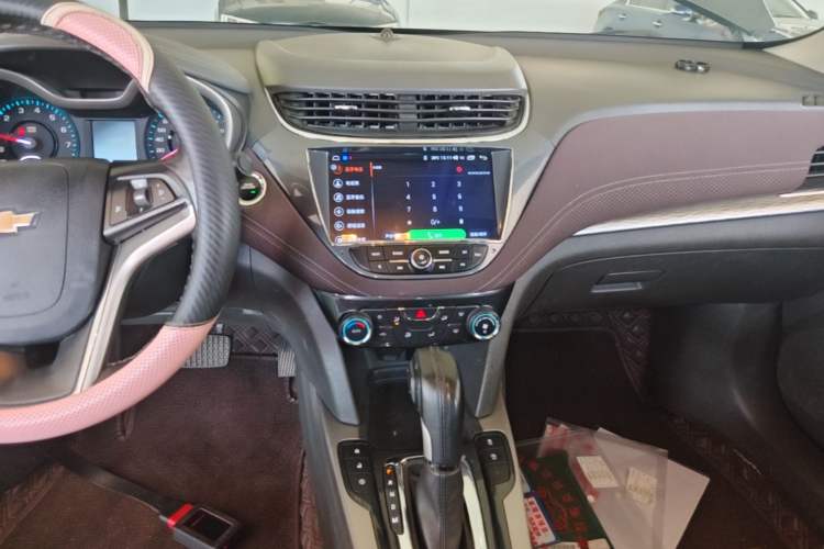 Used Chevrolet Malibu 2018 530T Automatic Luxury Edition Audio And AC Panel