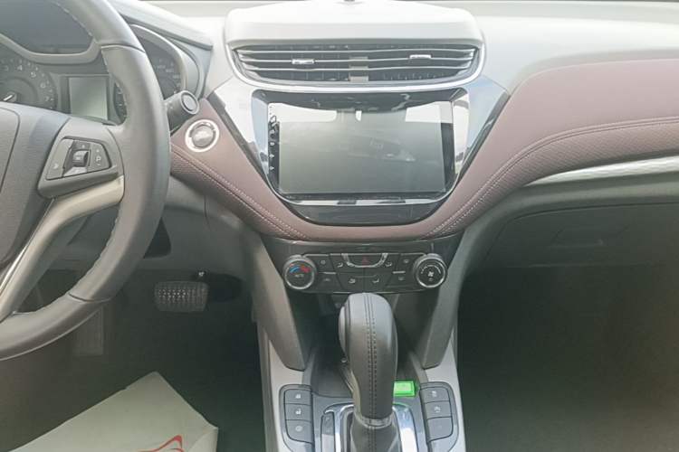 Used Chevrolet Malibu 2018 530T Automatic Fashion Edition Audio And AC Panel