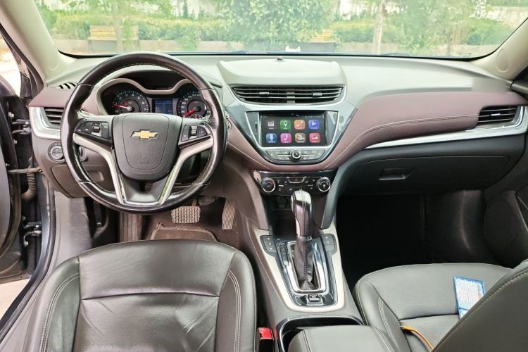 Used Chevrolet Malibu 2018 530T Automatic Luxury Edition Center Console