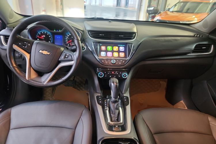 Used Chevrolet Malibu 2018 530T Automatic Luxury Edition Center Console