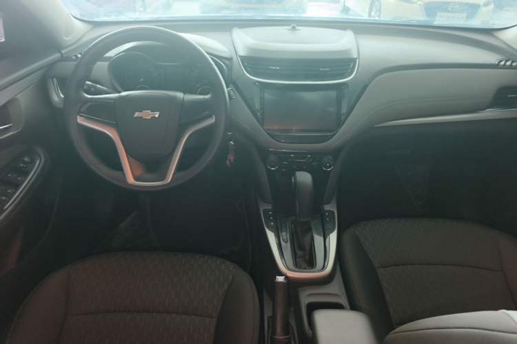 Used Chevrolet Malibu 2018 530T Automatic Comfort Edition Center Console