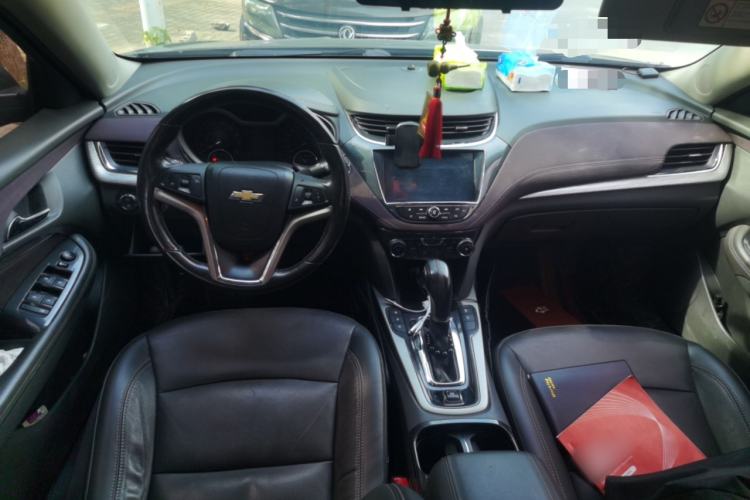Used Chevrolet Malibu 2018 530T Automatic Fashion Edition Center Console
