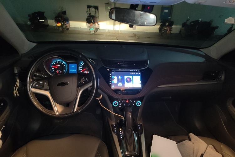 Used Chevrolet Malibu 2018 530T Automatic Fashion Edition Center Console