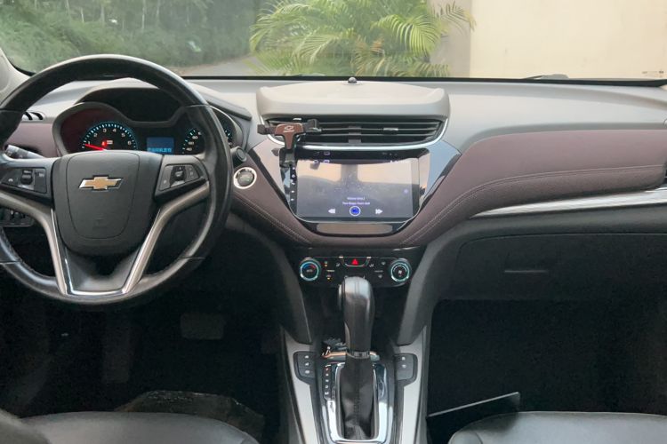 Used Chevrolet Malibu 2018 530T Automatic Fashion Edition Center Console