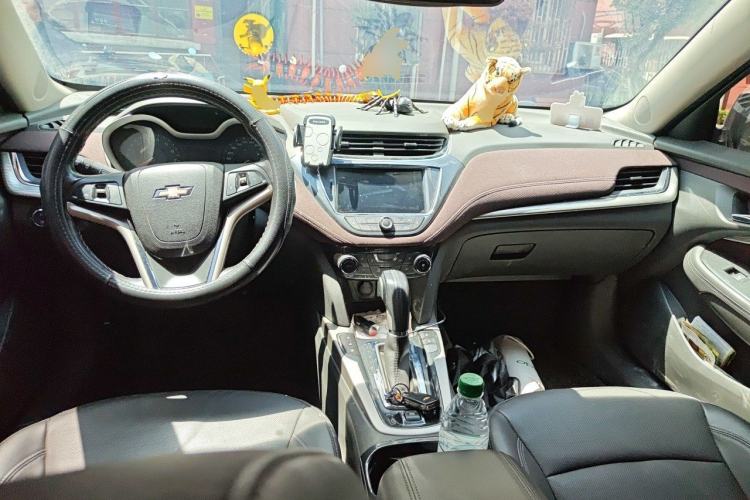 Used Chevrolet Malibu 2018 530T Automatic Luxury Edition Center Console