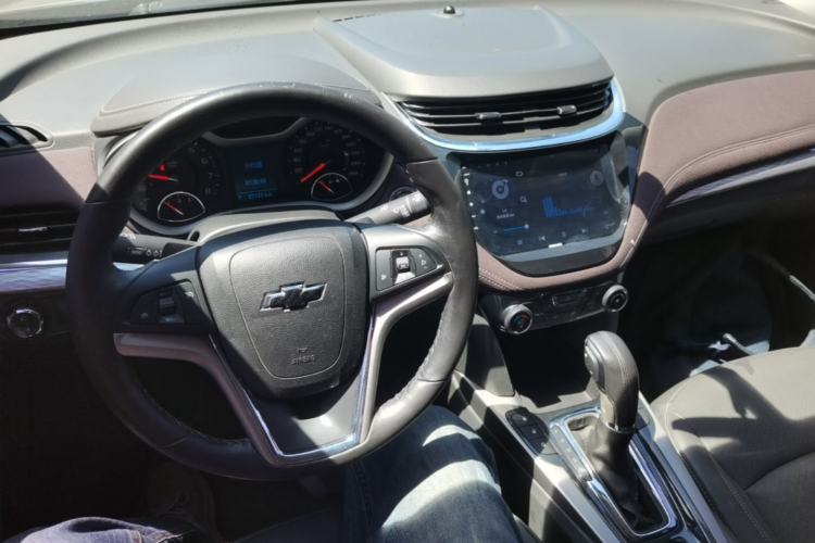 Used Chevrolet Malibu 2018 530T Automatic Luxury Edition Center Console