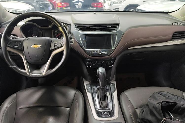 Used Chevrolet Malibu 2018 530T Automatic Luxury Edition Center Console