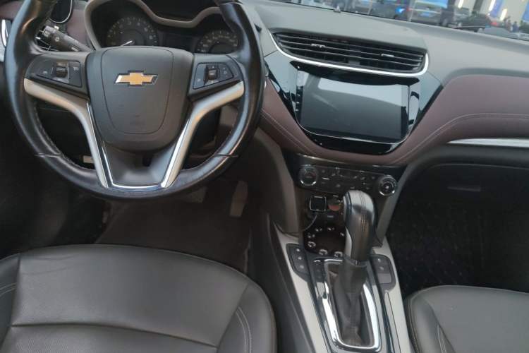 Used Chevrolet Malibu 2018 530T Automatic Fashion Edition Center Console